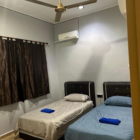 Momo Guest House Kuala Terengganu Exterior foto